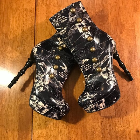 Too Fast Stiletto Boots - Picture 1 of 5